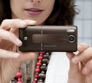 Sony Ericsson's Chocolate Brown Cyber-Shot Phone