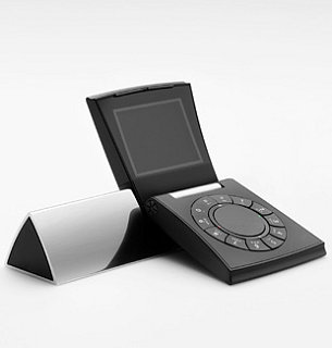 Luxurious Geek: Bang & Olufsen Serene Mobile