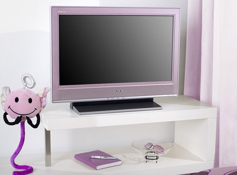 The Cosmo Pink Bravia TV: Love It or Leave It? 