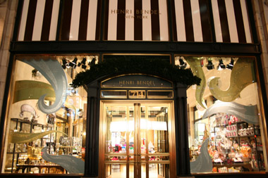 henri_bendel_window henri_bendel_window