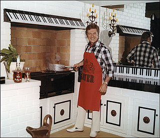 Yummy Link: Cooking with Liberace