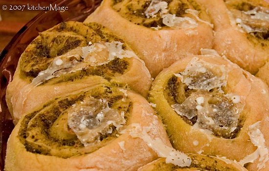 Yummy Link: Pesto Rolls
