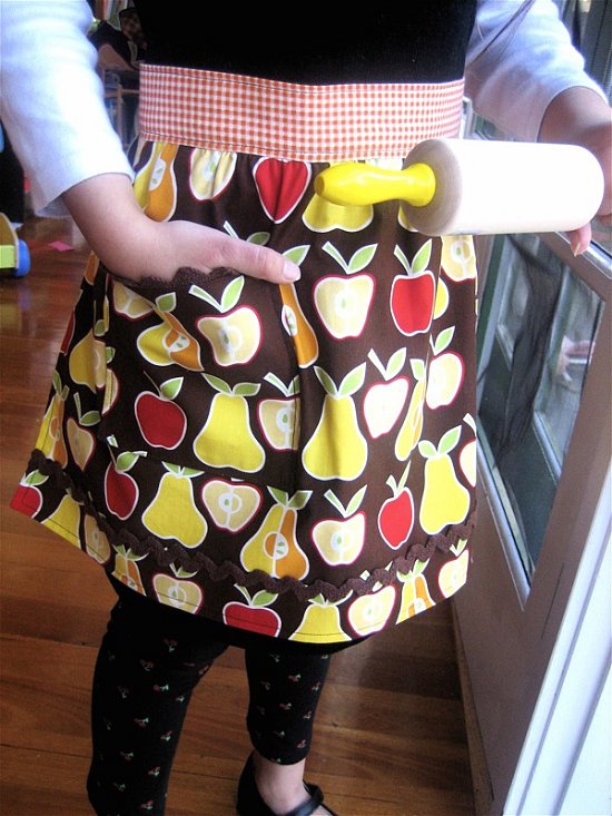 Yummy Link: Make Your Own Lined Apron