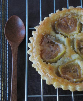 Yummy Link: Fig Almond Tartelettes Yummy Link: Fig Almond Tartelettes