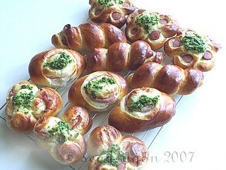 Yummy Link: Hot Dog and Ham Rolls