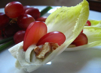 Yummy Link: Endives With Blue Cheese, Grapes and Walnuts