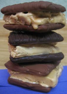 Summer Of Sandwiches: Dulce De Leche Ice Cream & Choco Covered Graham Cracker Sandwiches