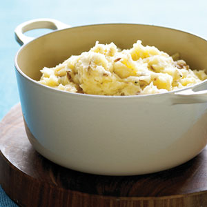 What Do You Mix  Into Mashed Potatoes?