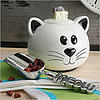 Scoop Kitty a Treat