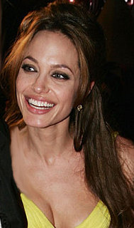 How To Get Angelina Jolie's Signature Makeup Look