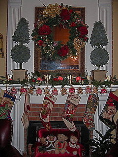 Su Casa:  Sgdish's Festive Mantel