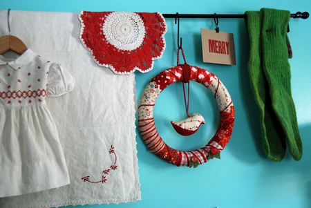 Fabulous Fabric Wreath Roundup