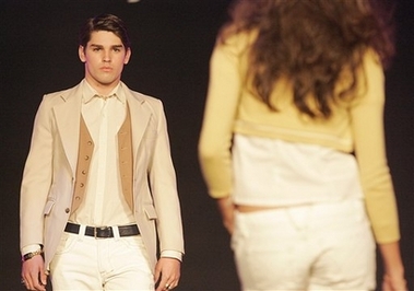 capt.271d006b7762464f9bb1898bc3047d4a.william_rast_fashion_show_cads106 capt.271d006b7762464f9bb1898bc3047d4a.william_rast_fashion_show_cads106