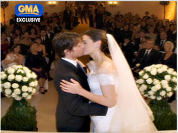 The Tom and Katie Kiss