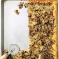 Today's Special: Mushroom and Garlic Pizza